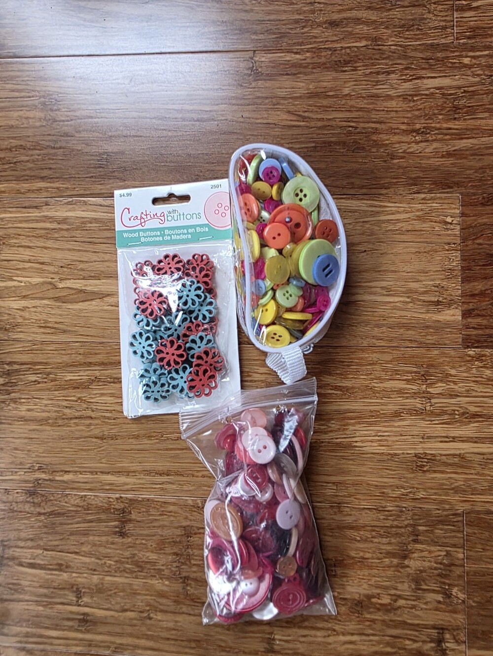 BUTTONS, VINTAGE, CRAFTERS. - Picture 3 of 4